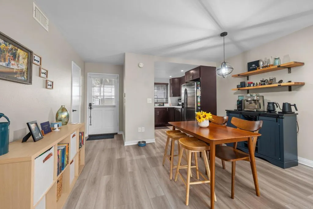 https://cdn.realtyfeed.com/cdn/127/306475536/7fb3c86a45e8ef7c314ec28a0a812185.webp