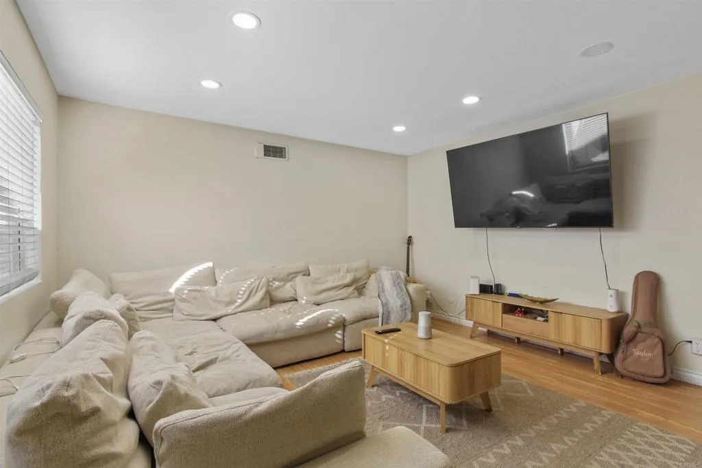 Photo #2: PTP2504712 Listing 