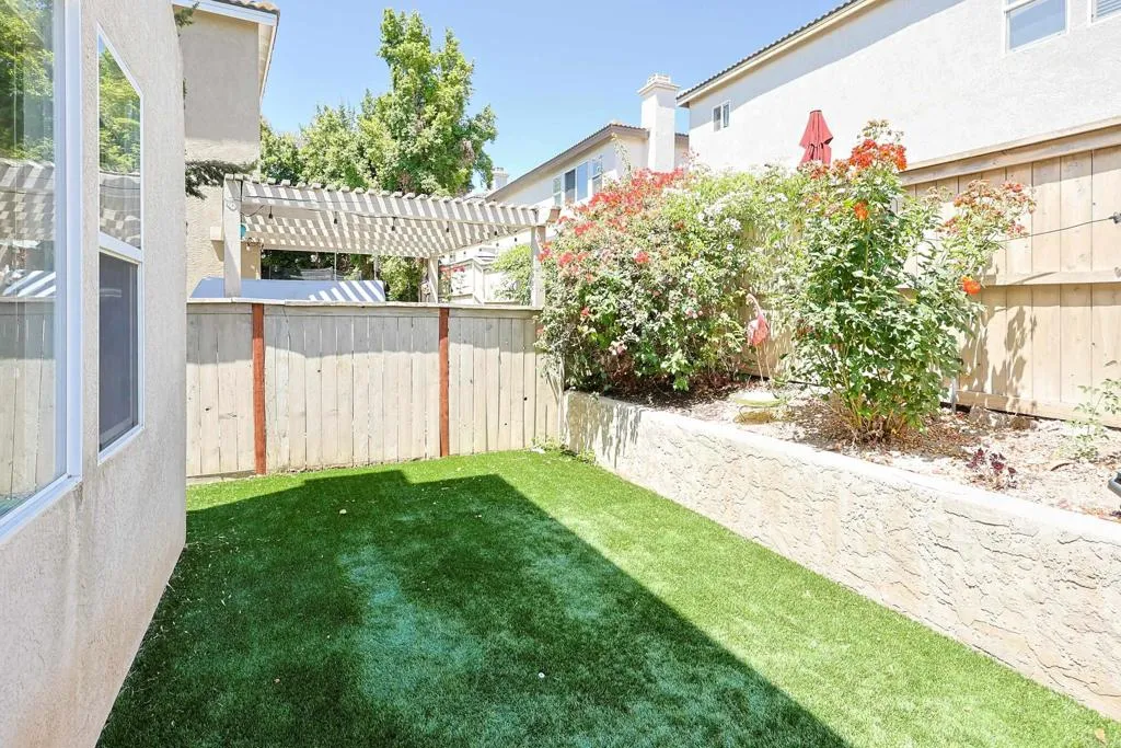 https://cdn.realtyfeed.com/cdn/127/306475617/3f4a901f382d68cca8dd8f18aaa64d2f.webp