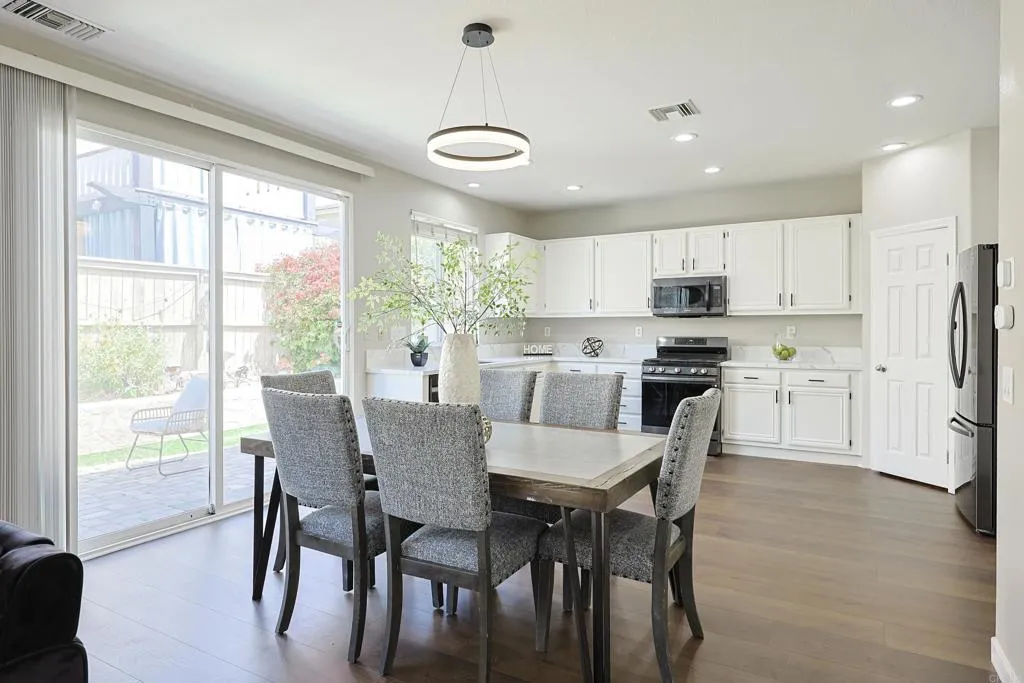 https://cdn.realtyfeed.com/cdn/127/306475617/dea41c88a3a6b857e1e096c05faded6d.webp