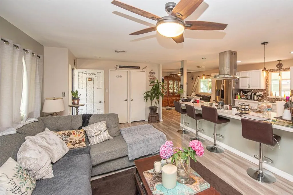 https://cdn.realtyfeed.com/cdn/127/306475704/0703ceadf44e0d7f6c3b9f3823f91868.webp