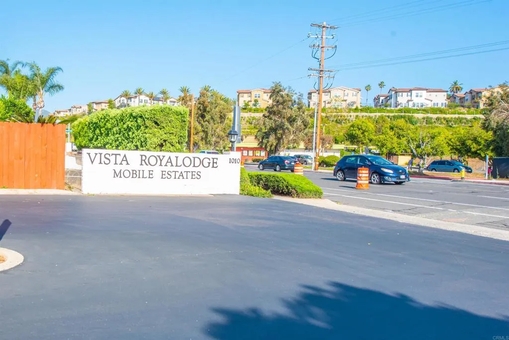 https://cdn.realtyfeed.com/cdn/127/306475704/1df0fc901ba94e9d8f4f98a43d17259b.webp