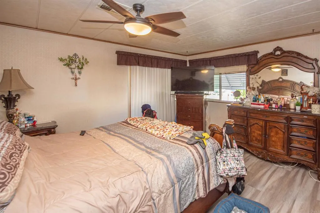 https://cdn.realtyfeed.com/cdn/127/306475704/26962051966716df56733021d40033d0.webp
