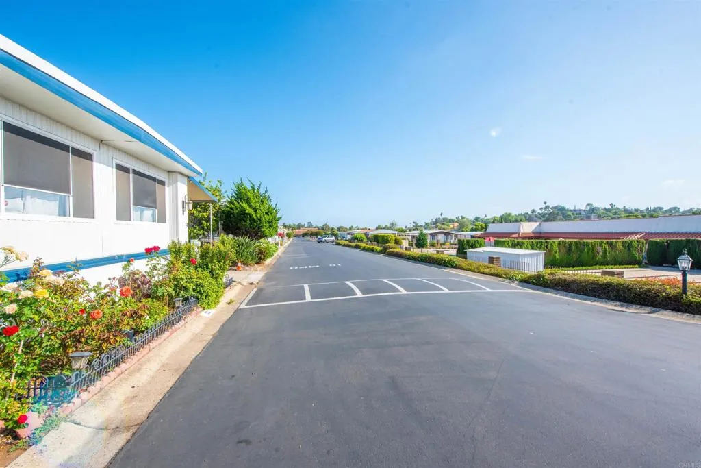 https://cdn.realtyfeed.com/cdn/127/306475704/3e446f51e46a621d266738d7f8251250.webp
