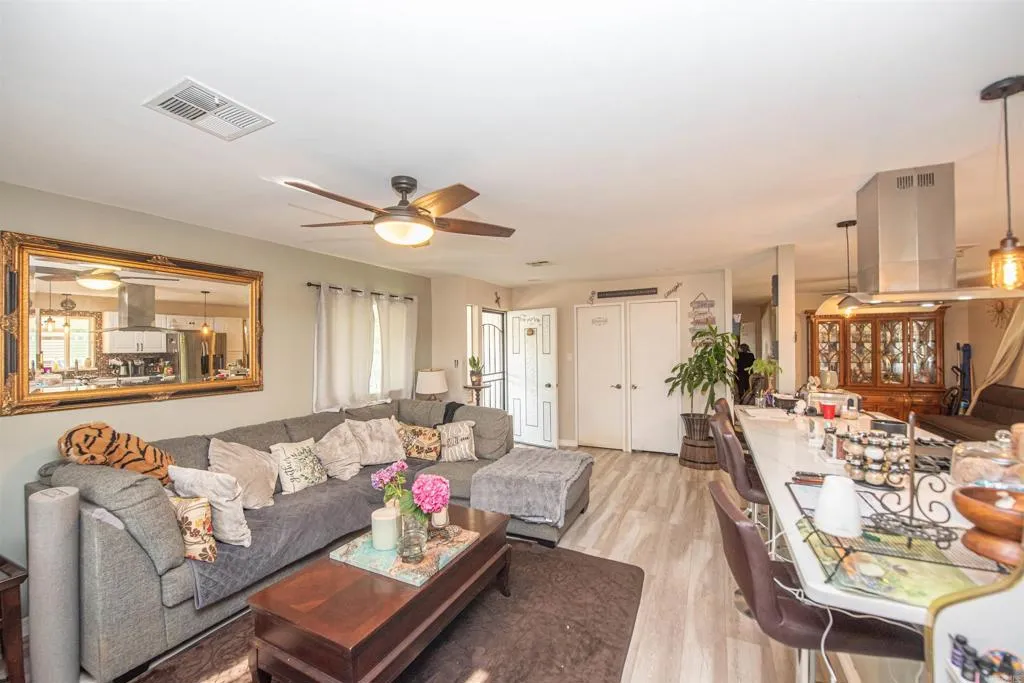 https://cdn.realtyfeed.com/cdn/127/306475704/4906a0dd5083212aeb8648ef1d1afa24.webp