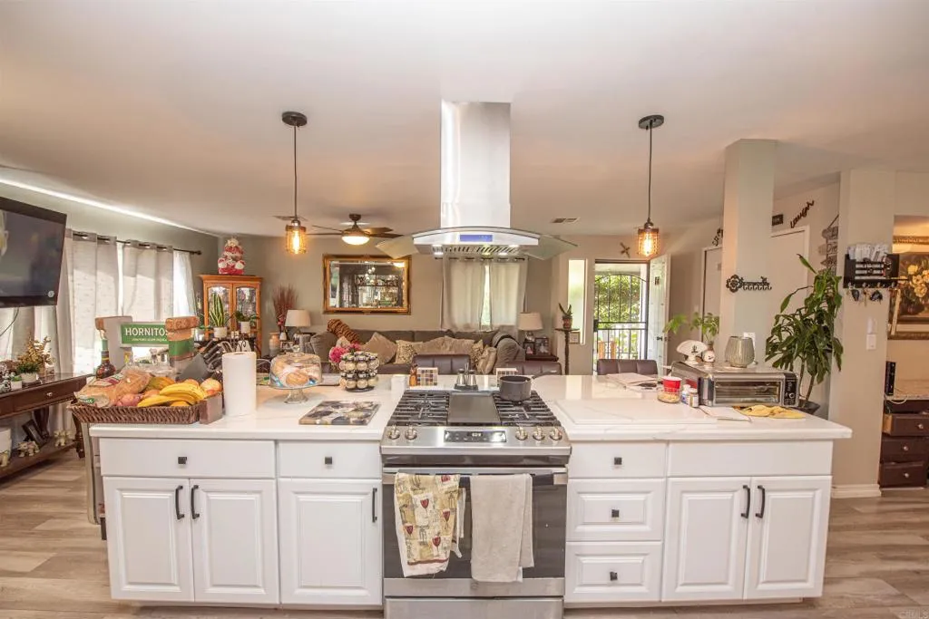 https://cdn.realtyfeed.com/cdn/127/306475704/54f3d54c16d81c2d041bbade280d661f.webp
