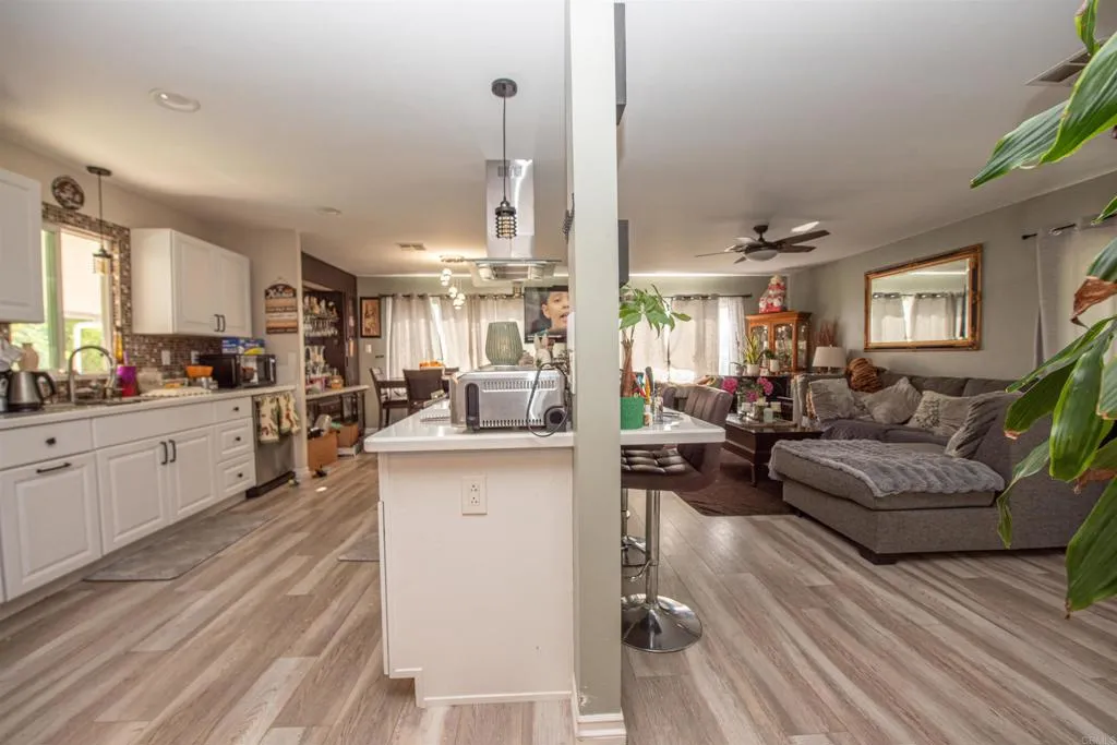 https://cdn.realtyfeed.com/cdn/127/306475704/8b1c116366272796d63478be46a55062.webp