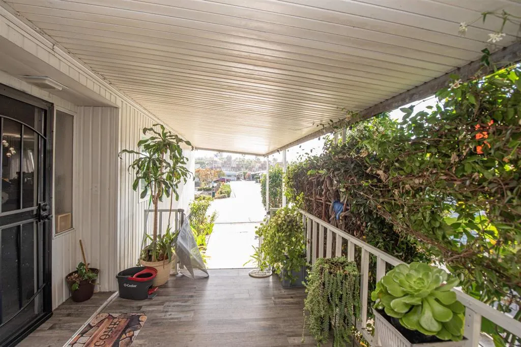 https://cdn.realtyfeed.com/cdn/127/306475704/936f921ca06862621ec2111f39d7b3a3.webp