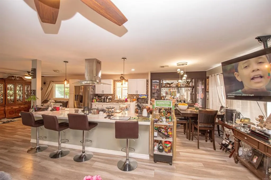 https://cdn.realtyfeed.com/cdn/127/306475704/97fecd84564f107af46fb92015628b0d.webp