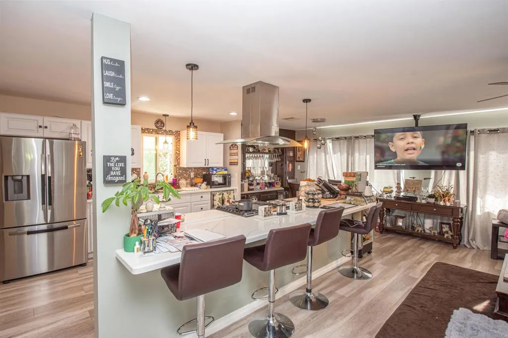 https://cdn.realtyfeed.com/cdn/127/306475704/a27f0396d1ff0d0588a7c0a0cdfa319e.webp