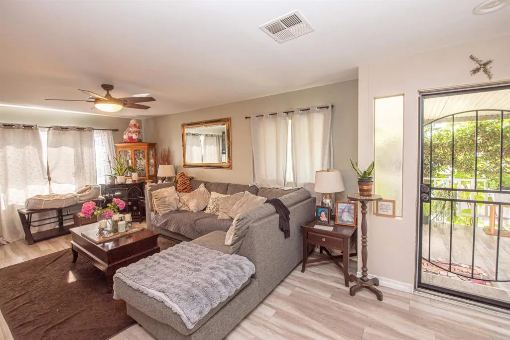 https://cdn.realtyfeed.com/cdn/127/306475704/a3cfd46cb123037d19cd31336b22f1fd.webp
