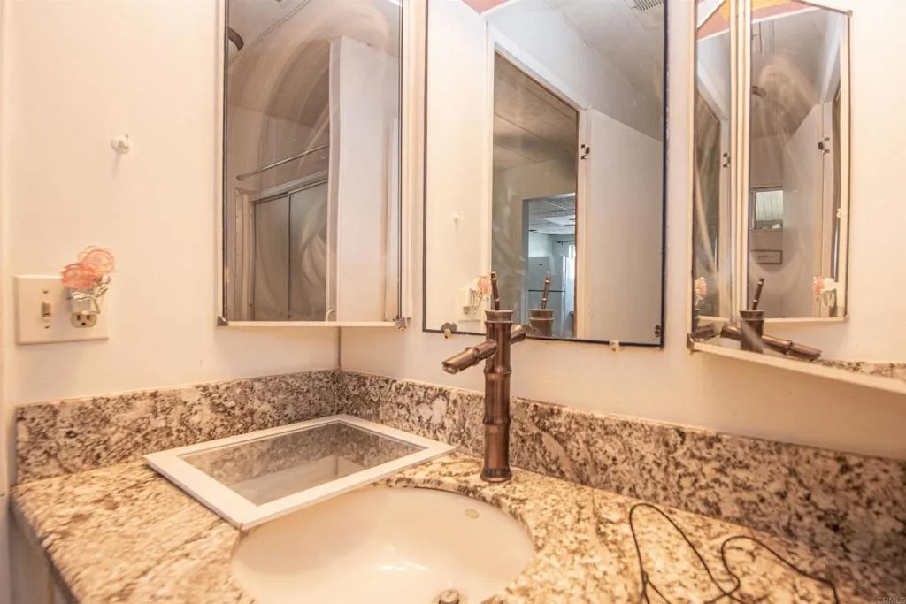 https://cdn.realtyfeed.com/cdn/127/306475704/b271401b8dd35b2d99077e73e4c040a4.webp