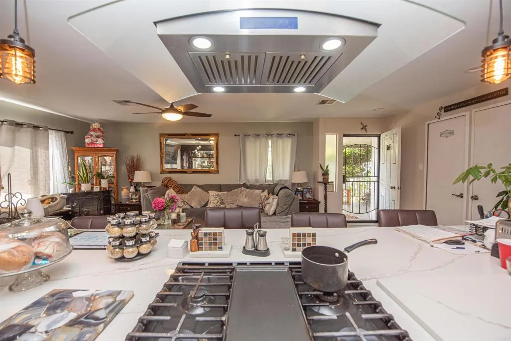 https://cdn.realtyfeed.com/cdn/127/306475704/dd8ff219bc8e9e72094a15e23abeb587.webp