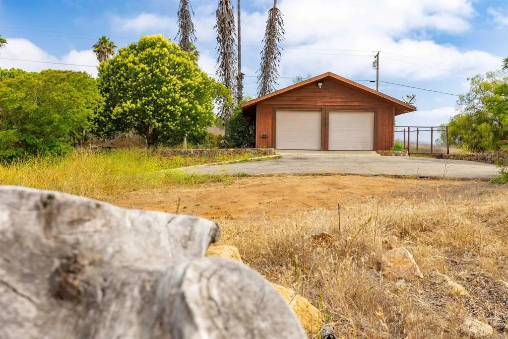 https://cdn.realtyfeed.com/cdn/127/306475837/f16e231bcce3cea84d55d30d91402f8a.webp