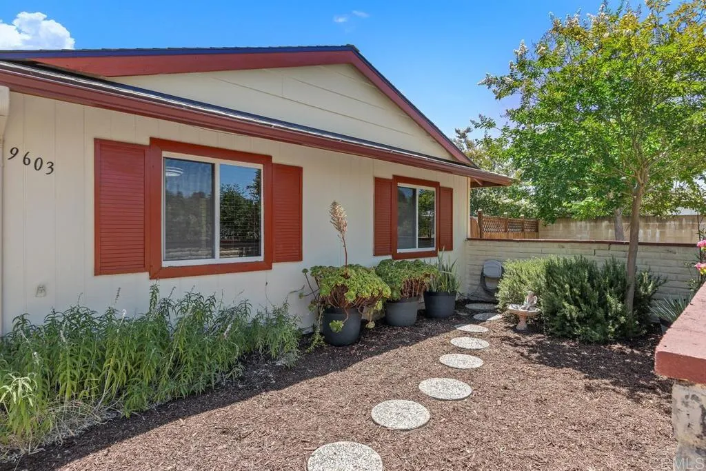 https://cdn.realtyfeed.com/cdn/127/306475875/304393deb373b5ed7eb980fe07432ac4.webp