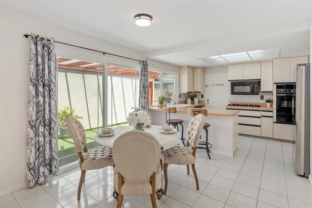 https://cdn.realtyfeed.com/cdn/127/306475875/7ac697557c71abdd4db1ba2823b42ec0.webp