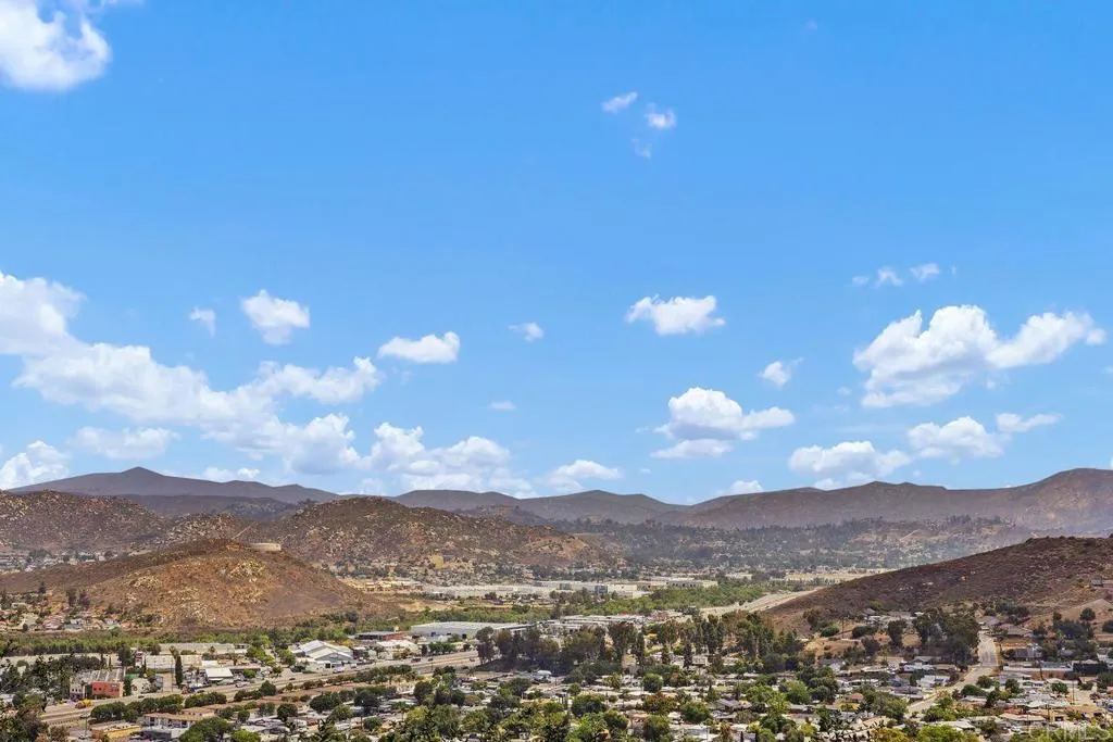 https://cdn.realtyfeed.com/cdn/127/306475905/0c716c4d9a34164ab3a4cc97050917f1.webp