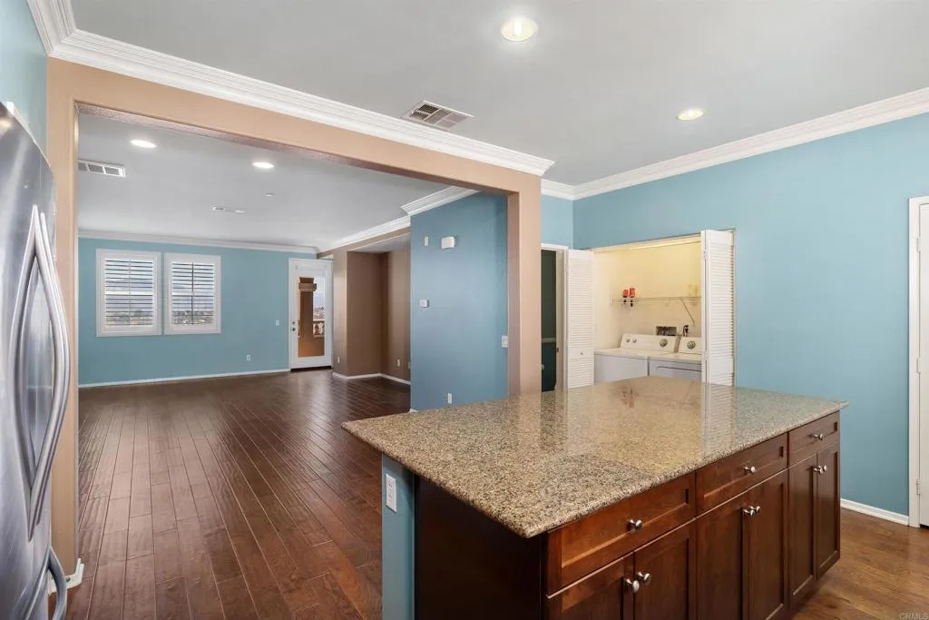 https://cdn.realtyfeed.com/cdn/127/306475905/4380e776a4f9b3427b9fea6991121cac.webp