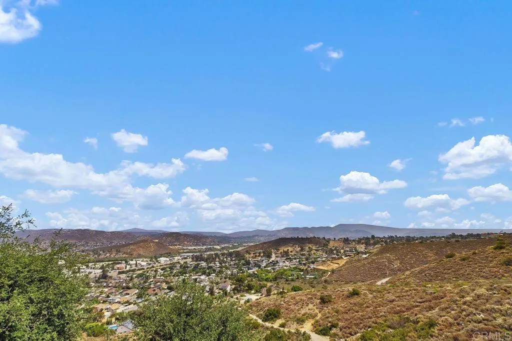 https://cdn.realtyfeed.com/cdn/127/306475905/6950e934ab1f712f38b1620b7c5a5f9a.webp