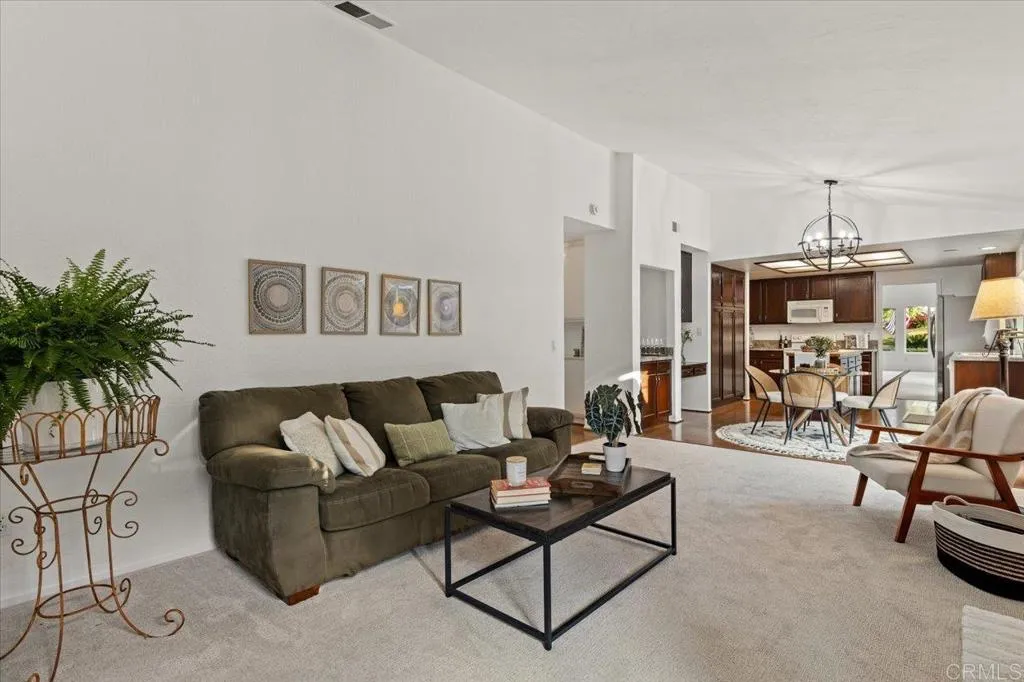 https://cdn.realtyfeed.com/cdn/127/306476119/d9ffd8928ff6a34206754c91074898b9.webp