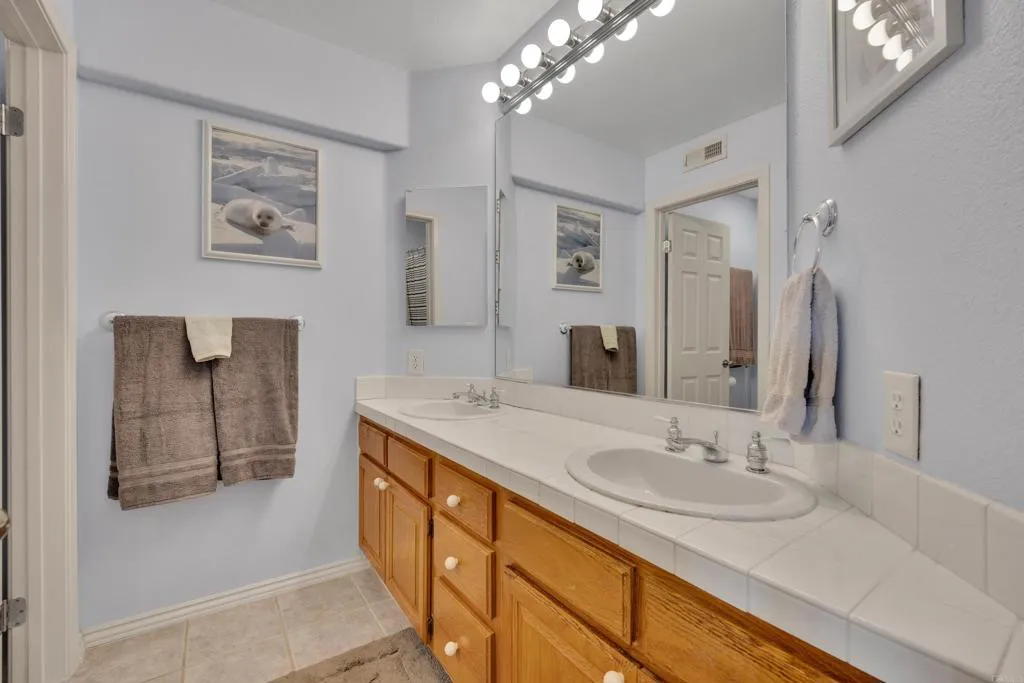 https://cdn.realtyfeed.com/cdn/127/306476139/f981410bdd57914f37142dd1284f7909.webp