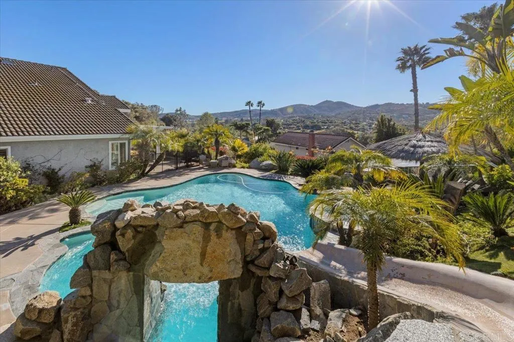 https://cdn.realtyfeed.com/cdn/127/306476154/e7ea0296d7a48a8129f1dfd937f658fc.webp