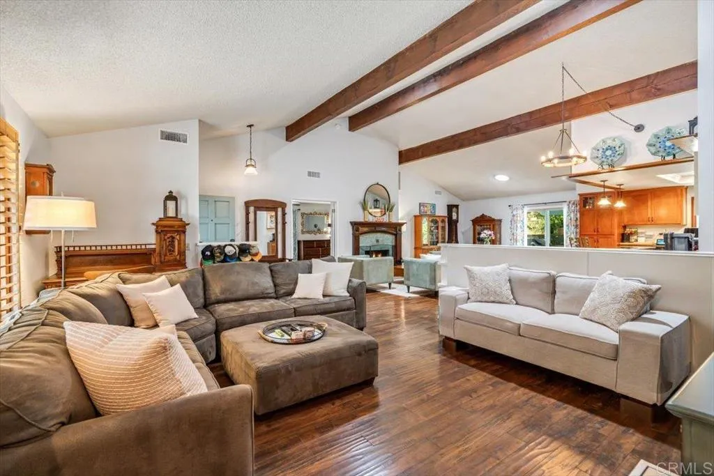 https://cdn.realtyfeed.com/cdn/127/306476157/07dc6eedb788f5dd9ff29230298472de.webp