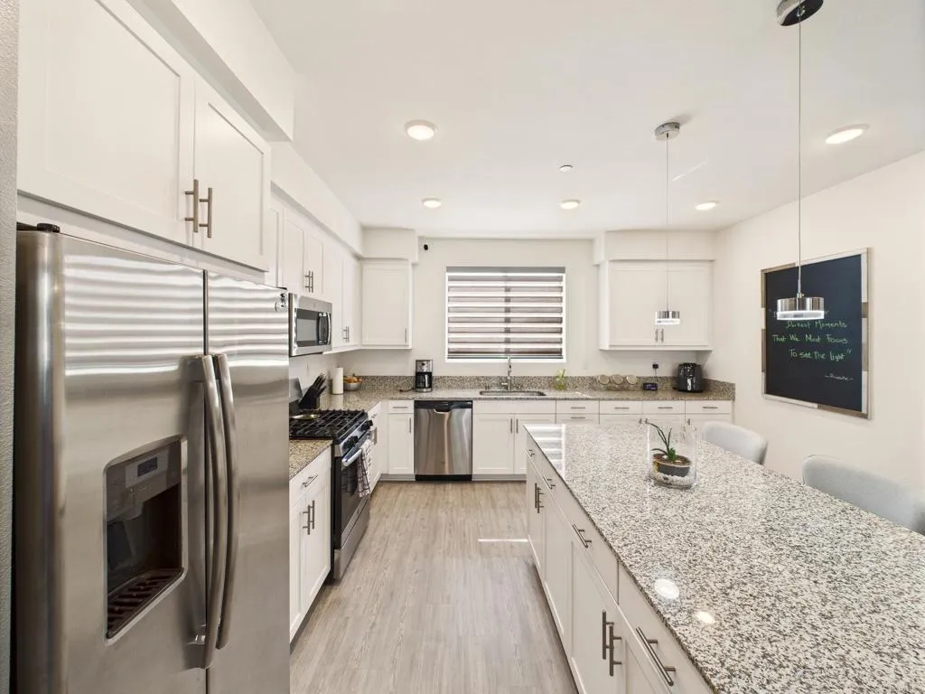 Photo #3: PTP2504739 Listing 