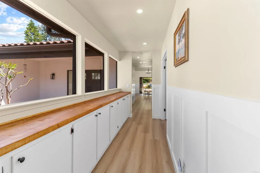 https://cdn.realtyfeed.com/cdn/127/306476207/1202f0bc38e86e0d2bbea3a724de1442.webp
