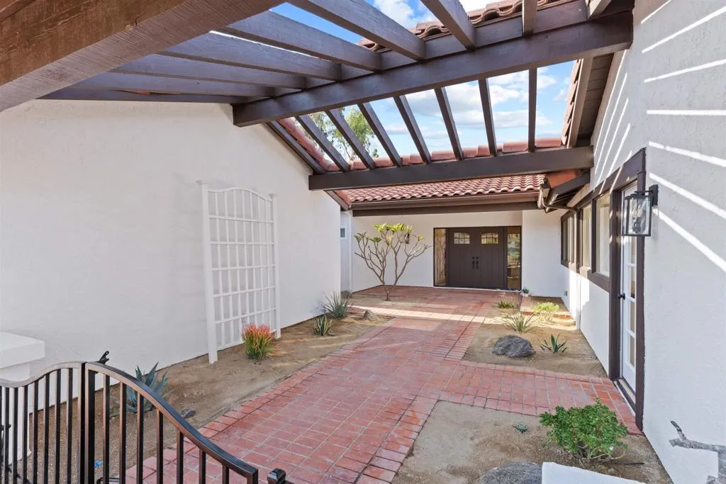 https://cdn.realtyfeed.com/cdn/127/306476207/cbaaf3b6a06bb95923423eb4a4c3cd8a.webp