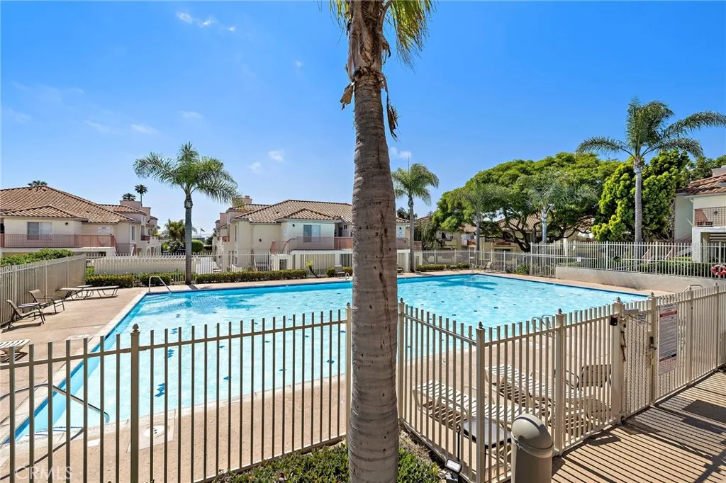 https://cdn.realtyfeed.com/cdn/127/306476275/cae12166dce93c734965d745cbf25c85.webp