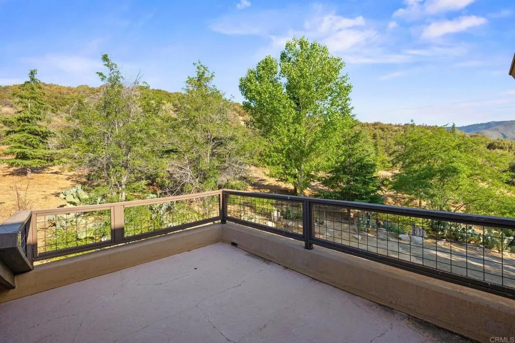 https://cdn.realtyfeed.com/cdn/127/306476322/fc18322222713952dd9bf829e12a7d5c.webp