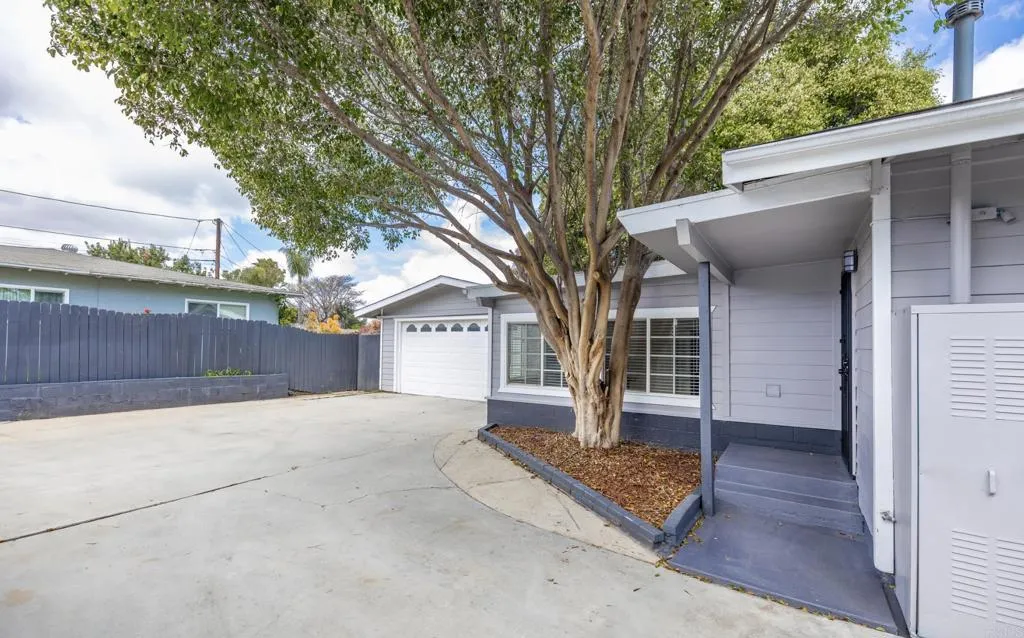 https://cdn.realtyfeed.com/cdn/127/306476398/6172bcba496e86f099304c8968dc5300.webp