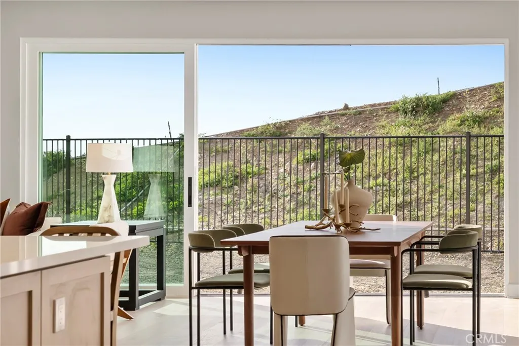 https://cdn.realtyfeed.com/cdn/127/306476473/e0265079a772d70a527f0d6a86bbcb84.webp
