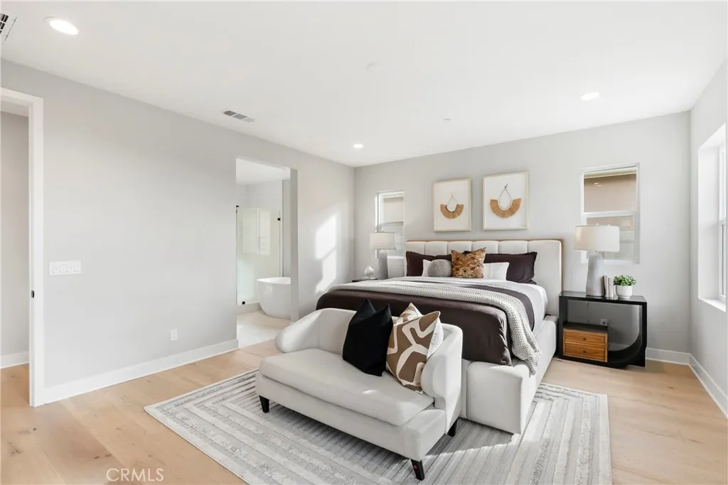 https://cdn.realtyfeed.com/cdn/127/306476473/fac35ff9a19b69860b0a3a13392ff8ad.webp