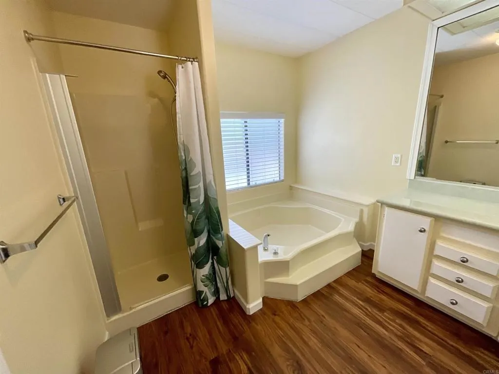 https://cdn.realtyfeed.com/cdn/127/306476527/519004bb903f59d2a341166e42b4a2cd.webp