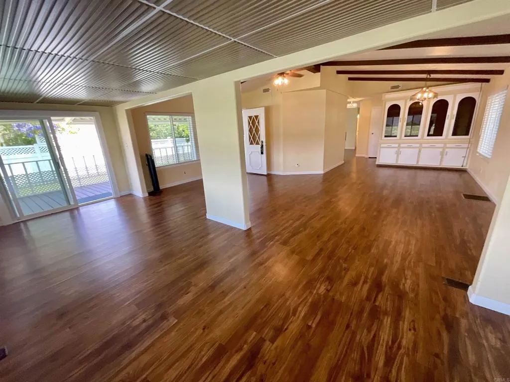 https://cdn.realtyfeed.com/cdn/127/306476527/5e9e147fe5e47626a2fb35e450dcb75e.webp
