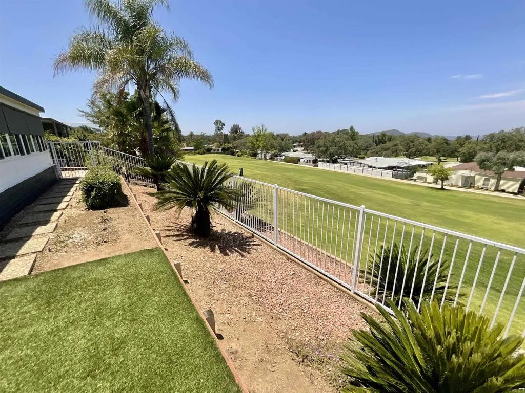 https://cdn.realtyfeed.com/cdn/127/306476527/61cf795759493cdb15784416caaa6953.webp
