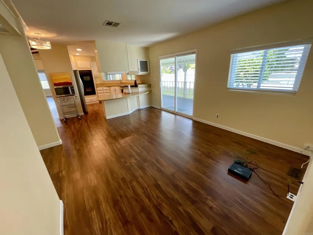 https://cdn.realtyfeed.com/cdn/127/306476527/e136a386d64bef343c12645f79bbb7a3.webp