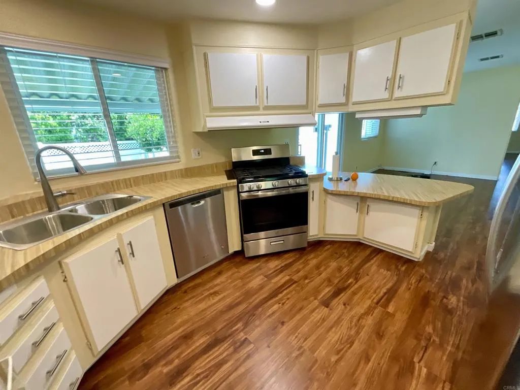 https://cdn.realtyfeed.com/cdn/127/306476527/ef29f82b6b7b2e2892810c239309661c.webp