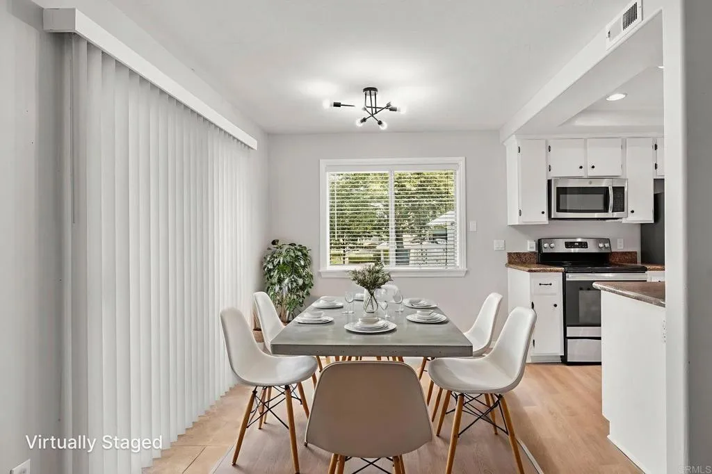 https://cdn.realtyfeed.com/cdn/127/306476554/1595c4a6a57557d94a66985f75923d41.webp