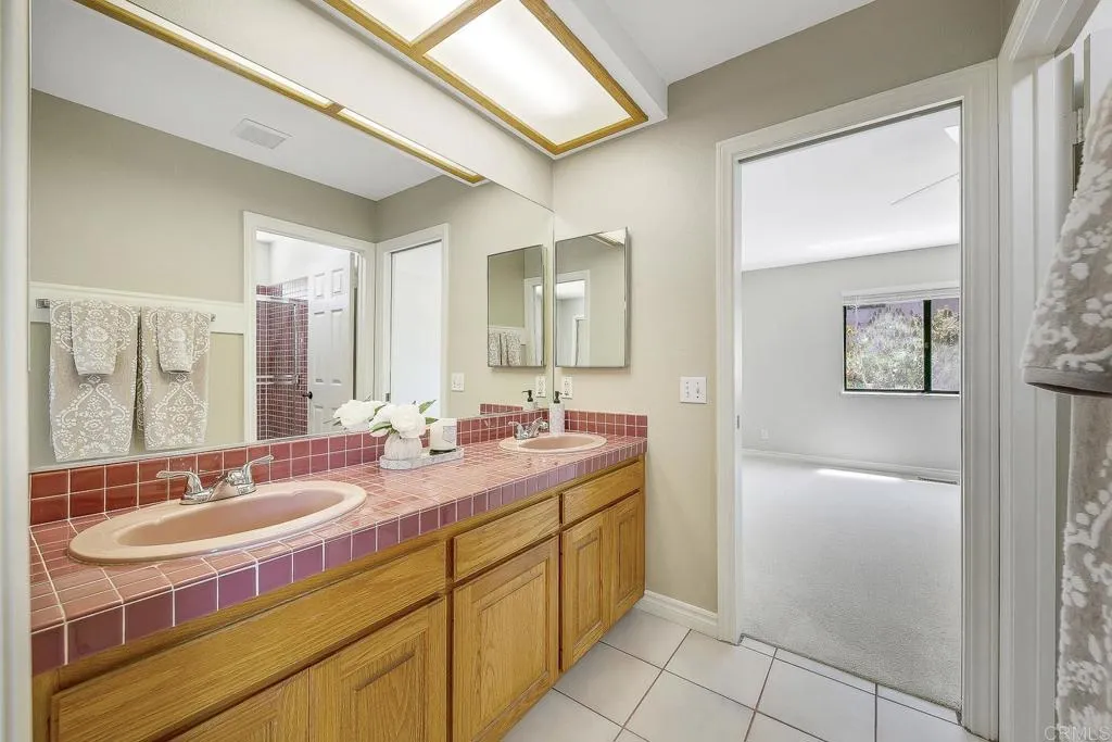 https://cdn.realtyfeed.com/cdn/127/306476589/634a2462d3810aaf7a9e92d926772b56.webp