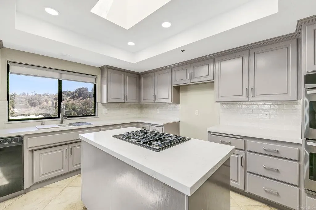 https://cdn.realtyfeed.com/cdn/127/306476589/7f42c5e330cf605623b4af936a3cb90a.webp