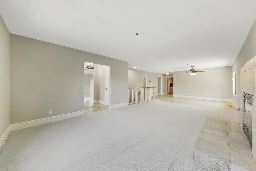 https://cdn.realtyfeed.com/cdn/127/306476589/aa7c104040a84d45e9f068fd7ef0f435.webp