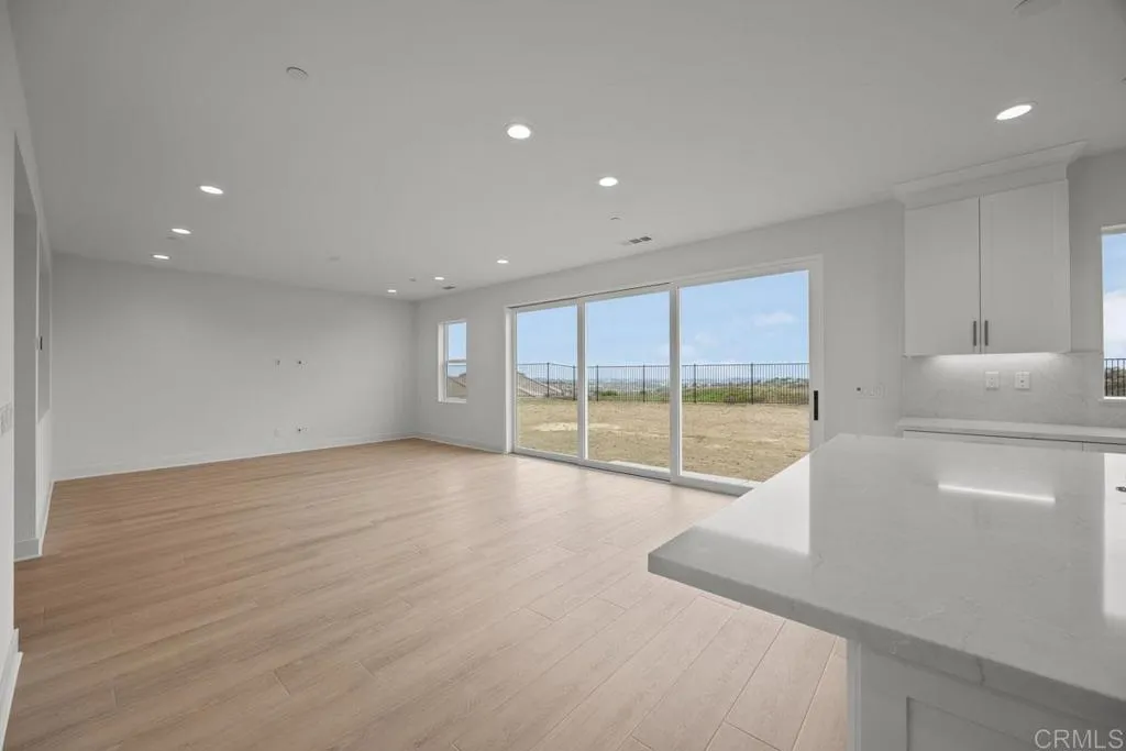 https://cdn.realtyfeed.com/cdn/127/306476765/c4dc972d6c6e9253b74366d260f8ec0c.webp