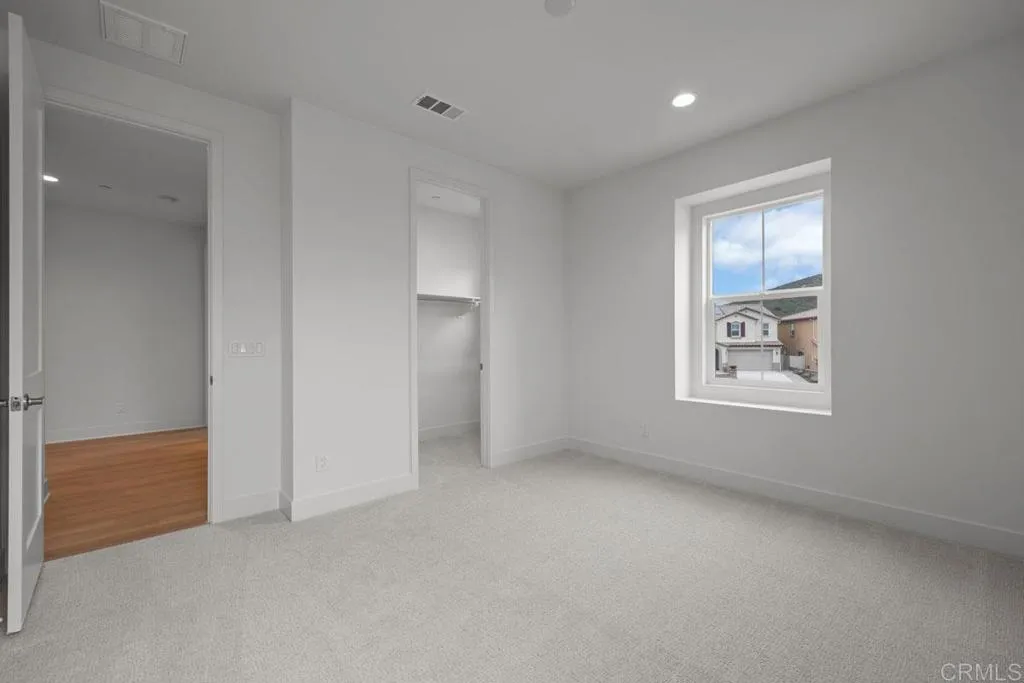https://cdn.realtyfeed.com/cdn/127/306476765/c7bdafb86f2db551eef06d0e42216d5c.webp