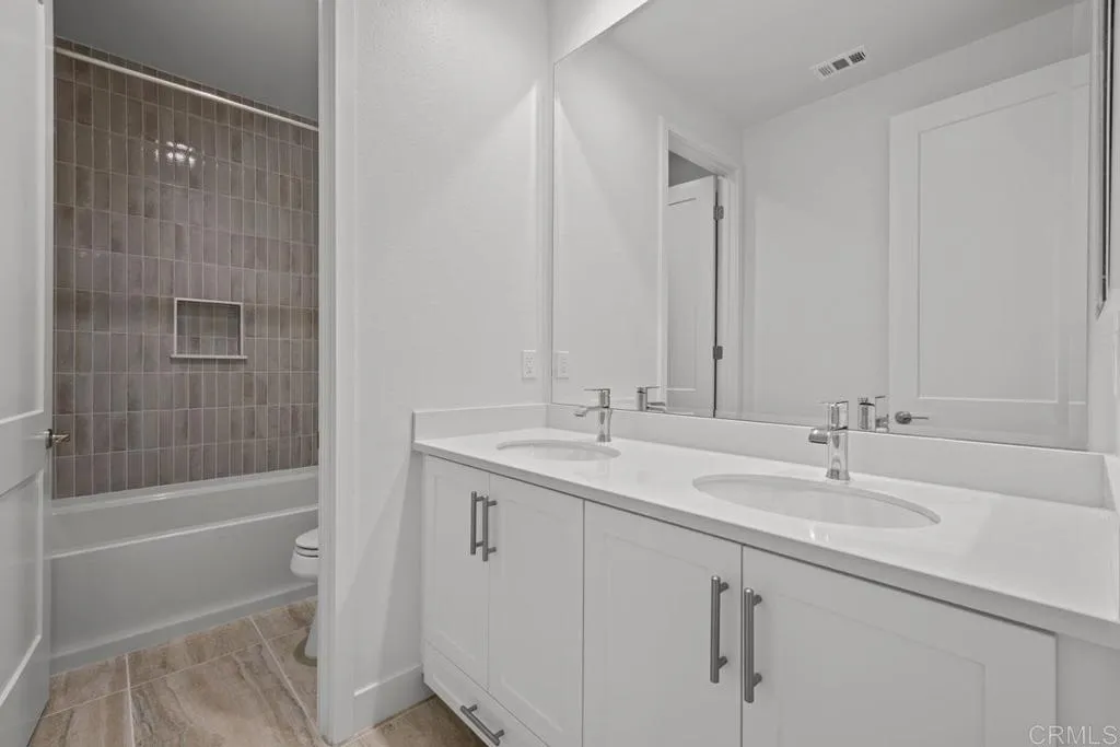 https://cdn.realtyfeed.com/cdn/127/306476765/eb0d8494df7b2575c6c51a0fc745dfb7.webp