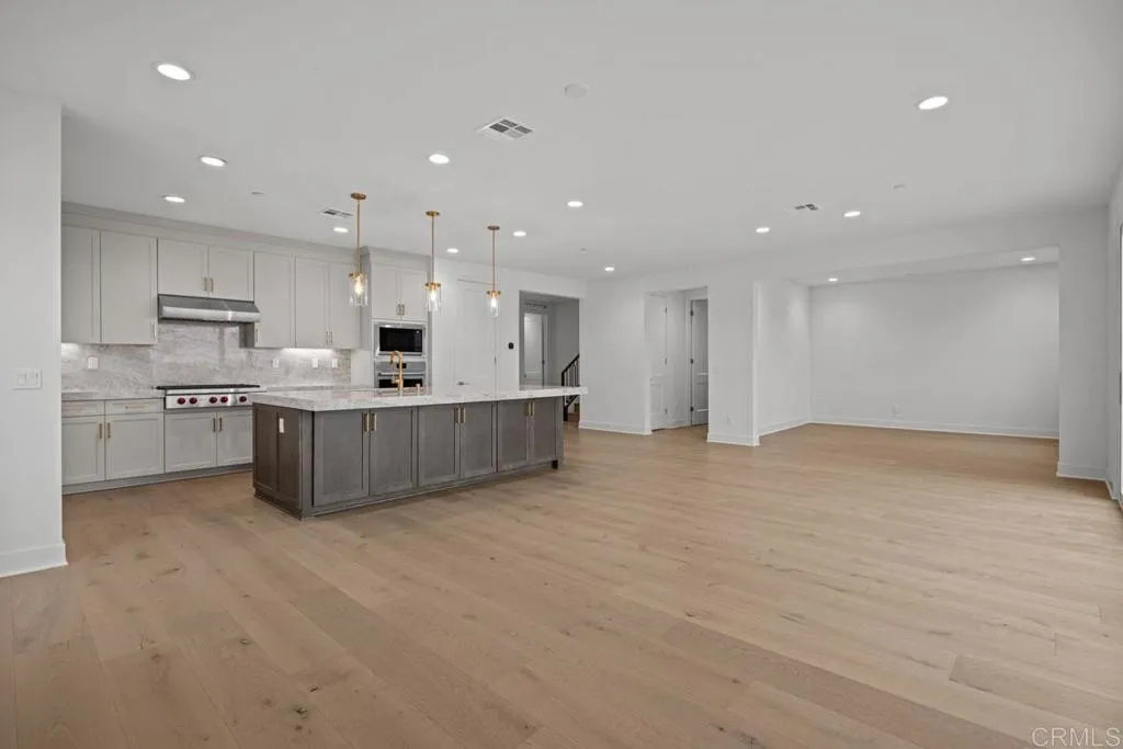 https://cdn.realtyfeed.com/cdn/127/306476832/0b5d9b0e3cef88dd361e396ff2af1e79.webp