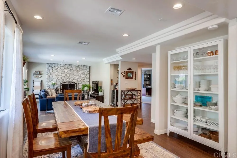 https://cdn.realtyfeed.com/cdn/127/306476977/900a48a73a0581078a9555991bdefeb9.webp