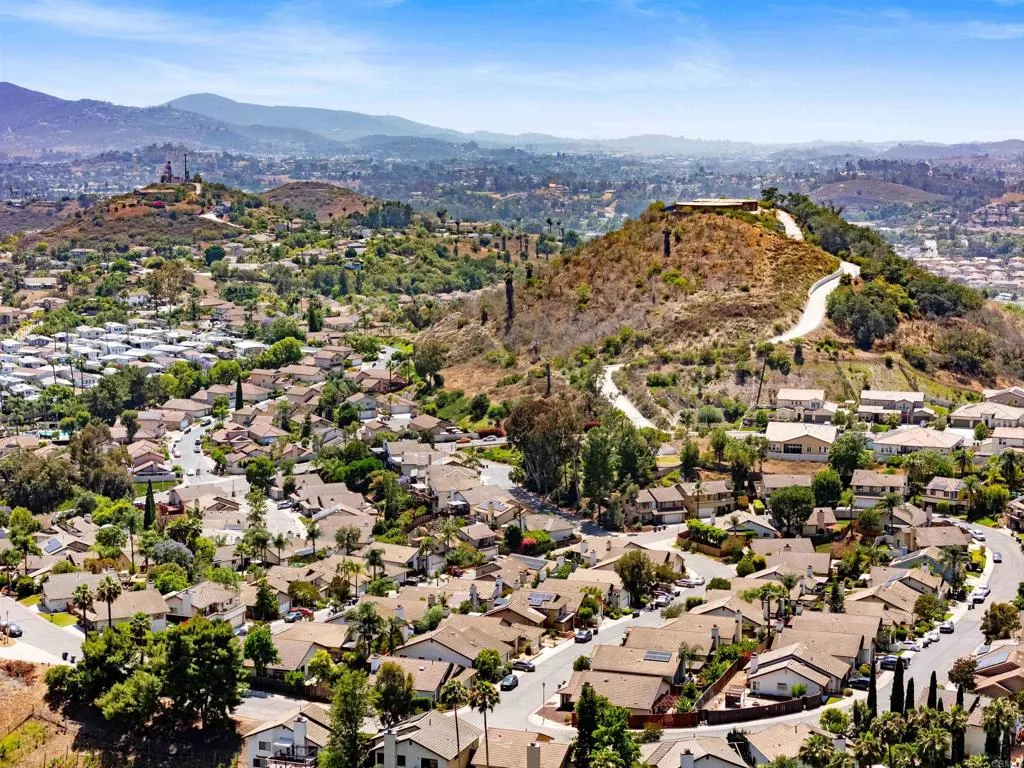 https://cdn.realtyfeed.com/cdn/127/306477000/4b87581e44dd9e6328bdaf9883cce5d1.webp
